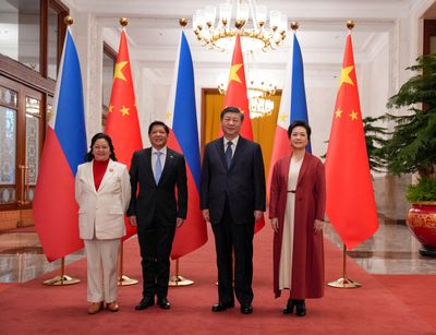 China, Philippines commit to peaceful South China Sea solution