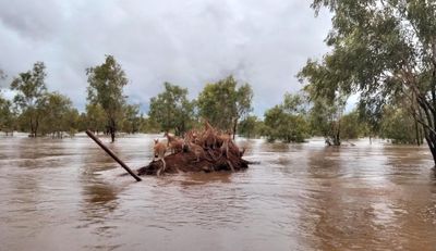 Broome isolated by WA floods which could cut off remote Indigenous communities for weeks