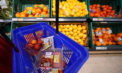 UK households spent £1.1bn more on groceries in December for fewer items
