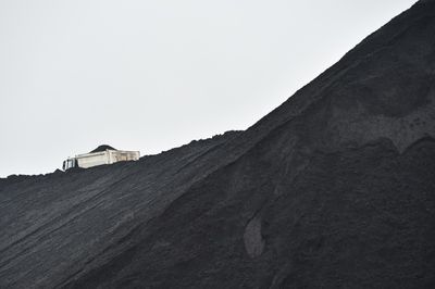 Global investors pressure Glencore over coal production