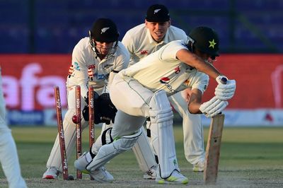 Disaster for Pakistan as they chase New Zealand's 319-run target