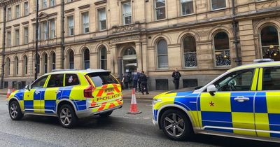 Armed police swoop on Deansgate as 'aggressive' man arrested over alleged threats