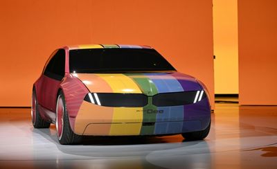 BMW unveils car that can change color