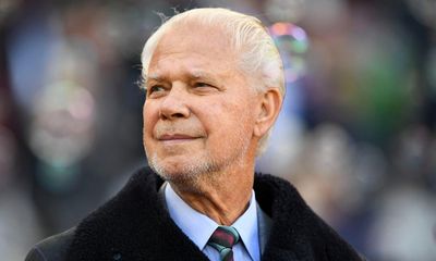 David Gold, joint-chairman of West Ham United, dies at age of 86