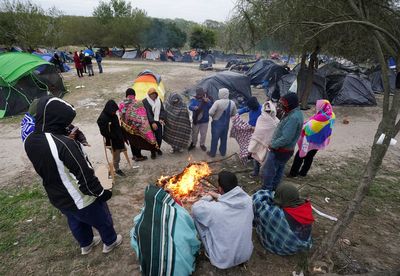 US will begin expelling Cubans, Haitians and Venezuelans who cross border illegally, White House says