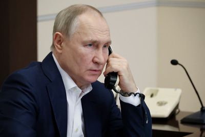 Ukraine-Russia war news – live: Putin wants ceasefire as cover to push us back, says Zelensky