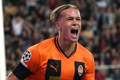 Mykhaylo Mudryk: Shakhtar Donetsk chief names Man United ace used as benchmark in Arsenal and Chelsea talks
