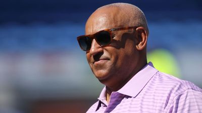 Yankees Hire Former Mets GM Omar Minaya for Front-Office Staff