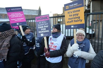 Nursing union ‘could accept 10% pay deal’ to prevent further strikes