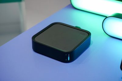 Samsung's SmartThings Station wireless charger and smart hub are a perfect marriage