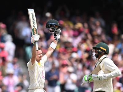 Steve Smith eases fears, no plan to retire