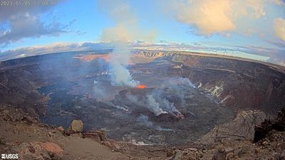 Hawaii's Kilauea volcano erupts again; glow at summit crater