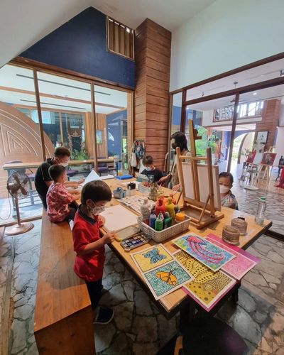 Sick of the grind, China’s well-off seek slower pace in Thailand