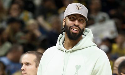 Anthony Davis’ stress injury in right foot continues to improve