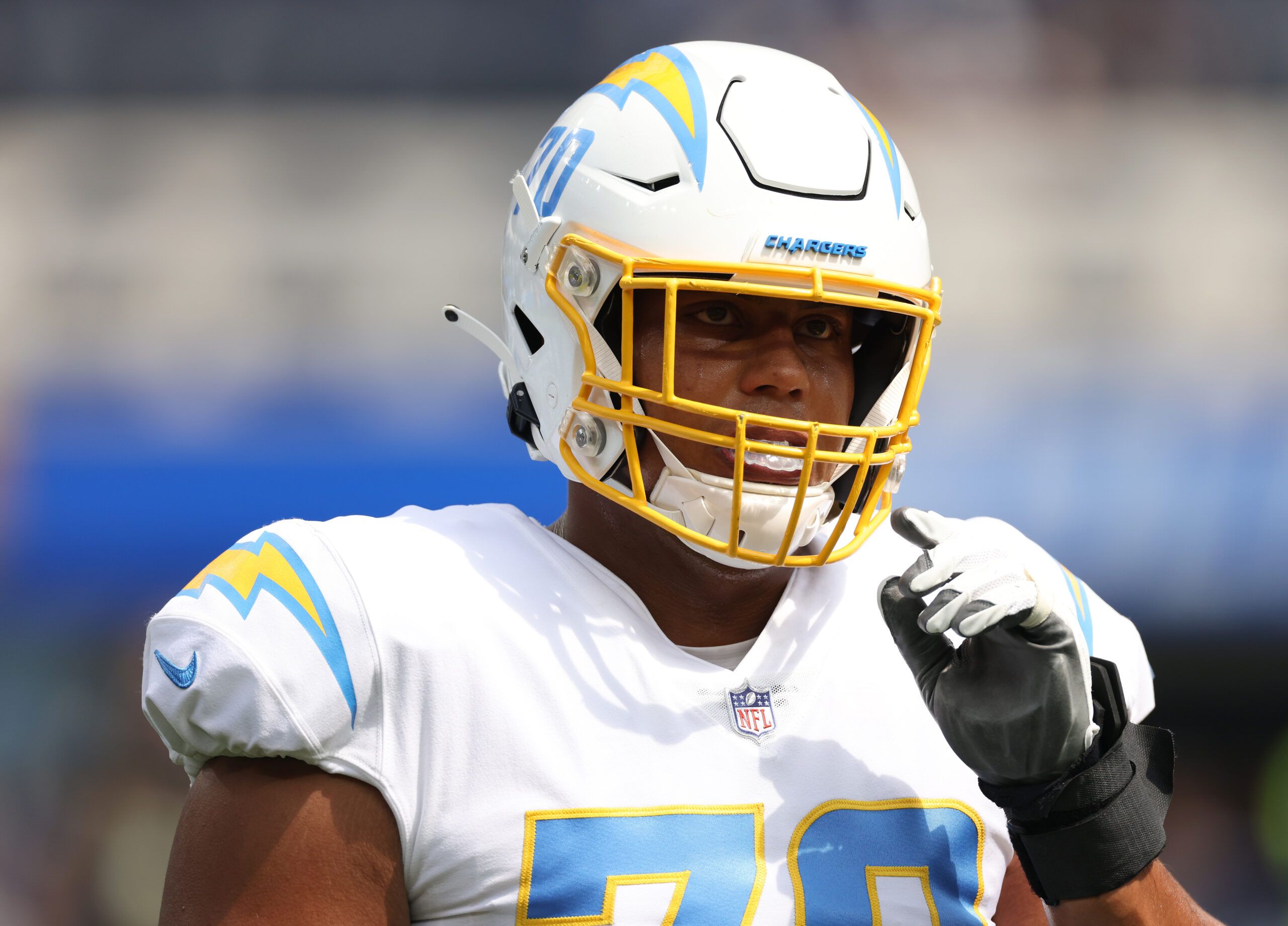 Chargers Await OT Rashawn Slater’s Return