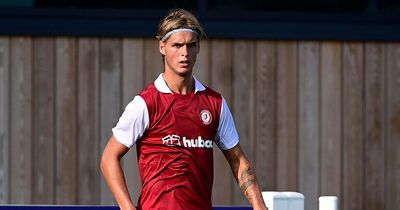Bristol City defender has decision to make after shock transfer bid from League One Portsmouth