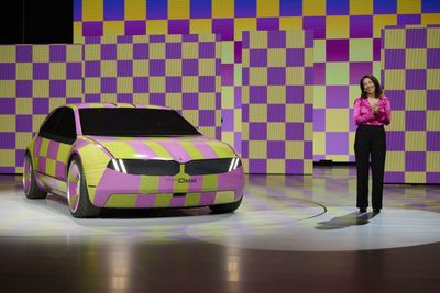 BMW touts colour-changing technology