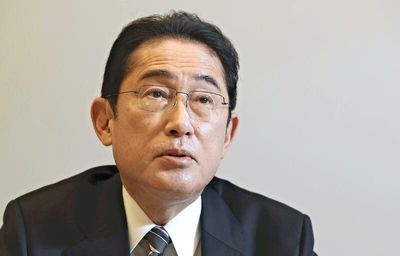 Kishida looks ahead to tackling economic, constitutional issues