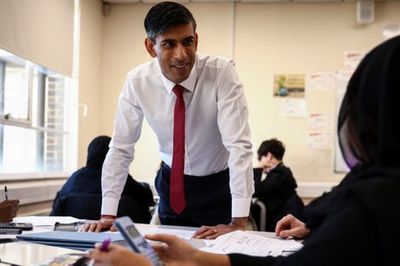 Rishi Sunak invites all union leaders for ‘grown-up, honest’ talks on Monday in bid to end strikes