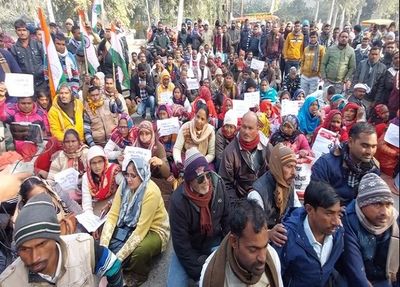 UP: Sanitation Workers Hold Protest In Aligarh, Demand To Restore Old Pension