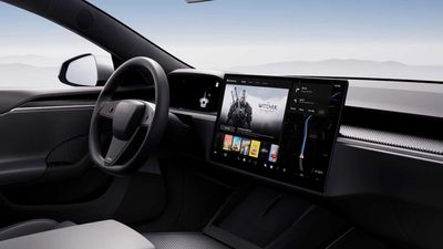 Tesla Backtracks On Yoke, Brings Back Round Steering Wheel Option