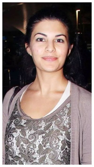 10 Looks Of Jacqueline Fernandez Oozing Beauty Without Makeup