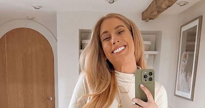 Stacey Solomon 'glows' while cradling baby bump as she's praised by fans
