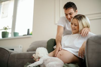 Man questions whether he’s wrong to prioritise son’s dog over pregnant wife