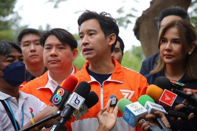 Move Forward aims to turn Bangkok orange