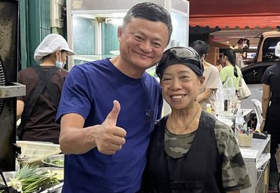 Billionaire Jack Ma chills in Bangkok