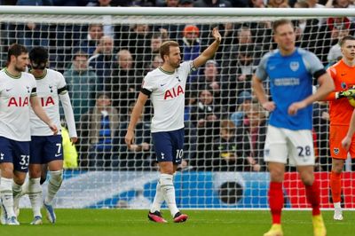 Kane fires Spurs into FA Cup fourth round as Leicester progress