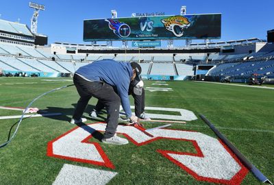 Watch: Jaguars, Titans join in group prayer for Bills’ Damar Hamlin