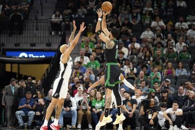 Celtics at Spurs: Boston survives San Antonio 121-116 sans Marcus Smart, second half focus
