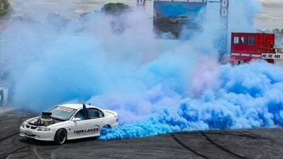 Record crowds, entrants for 35th Summernats, but poor behaviour mars Canberra's annual car festival