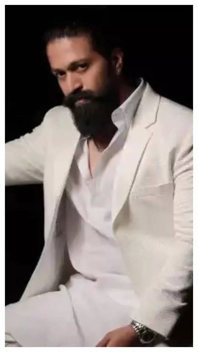 10 Styish Fashion Goals Of Yash