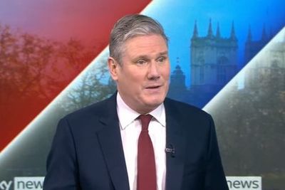 Starmer attacks Tories over NHS crisis and claims ‘we desperately need a change’