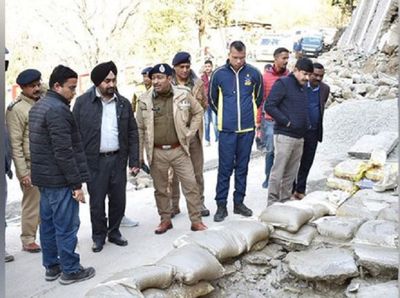 Joshimath land subsidence: Chief Secretary, DGP conducts on-site inspection of landslide areas