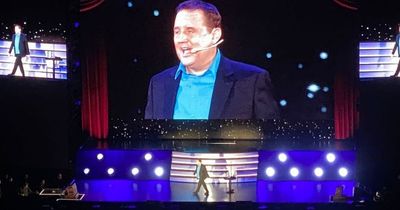 Peter Kay divides fans after 'k***head heckler' kicked out of show