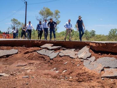 PM surveys Kimberley flood devastation