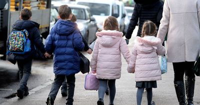 The age at which a child can come home from school alone - What safety experts and parents say