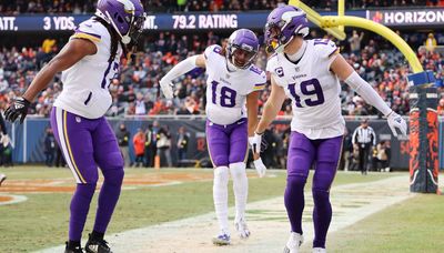 Perfect day for Bears as they trail Vikings 16-6 at halftime and Texans leads Colts