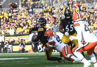 WATCH: Myles Garrett ties his own sack record at 16 vs. Steelers