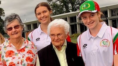 Australian cricket pioneer Norma Johnston dies aged 95