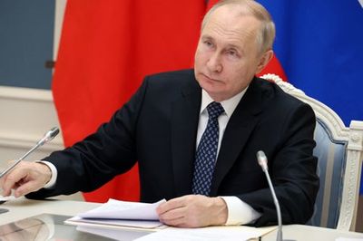 Putin air chiefs deploy FELON supersonic combat jet over Russia but ‘too risk adverse’ to fly it to Ukraine