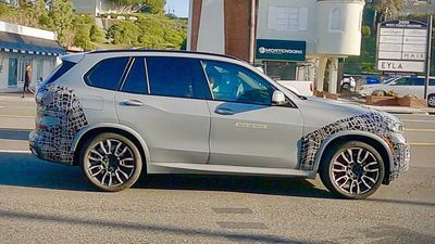 Refreshed BMW X5 Caught On Camera Showing New Dual-Screen Dashboard