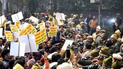 MCD House ruckus: AAP protests outside BJP headquarters