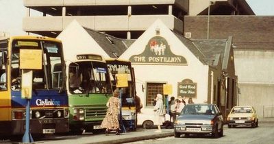 The 'dodgiest pub in Edinburgh' that was marooned in the middle of a bus stop