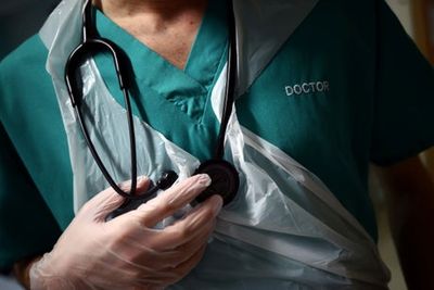 Junior doctors relying on food banks ‘question’ career choice as ballot on strike action launched