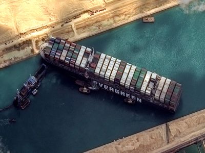 Shipping firm that blocked the Suez Canal hands out bonuses worth more than 4 years’ salary to employees