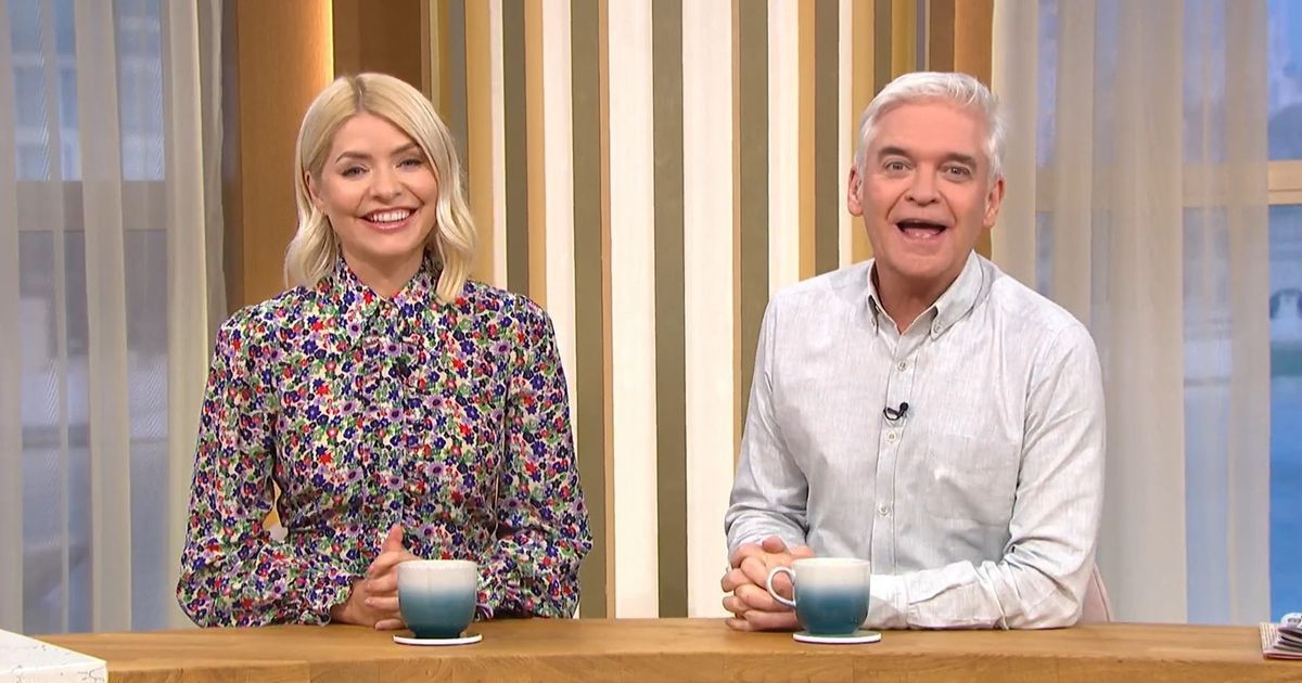 Holly Willoughby Shows Off New Look After Letting…